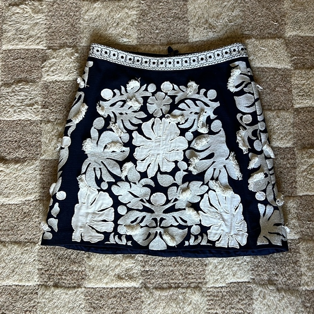 Maeve mini skirt navy blue w/white nwt